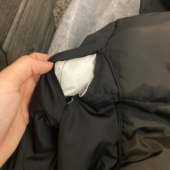 Micheal Kors Puffer Coat​​​​​​​​​​​​​ - Picture 3 of 4